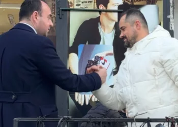 Dy ditë para protestës, Balliu takohet me qytetarët: Të nisim betejën për të ardhmen e vendit