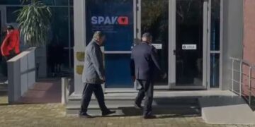 Çështja e “21 janarit”/ ish-presidenti, Bamir Topi paraqitet në SPAK