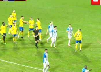 Elbasani dhe Tirana ndahen me barazim, mbyllet loja që u braktis nga bardheblutë