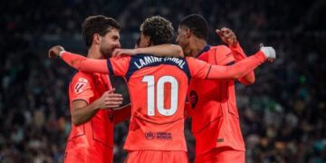 8 gola dhe përmbysje e “çmendur” në La Liga, Barcelona nuk di të ndalet