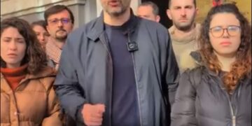 Rikthimi i Ballukut/ Lëvizja “Bashkë” paralajmëron protestë të enjten përpara Kuvendit: “Shuplakë për qytetarët”