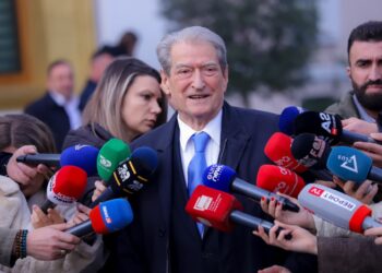 Berisha: Rama ka vendosur të lëshojë Ballukun për të shpëtuar veten dhe Lindën