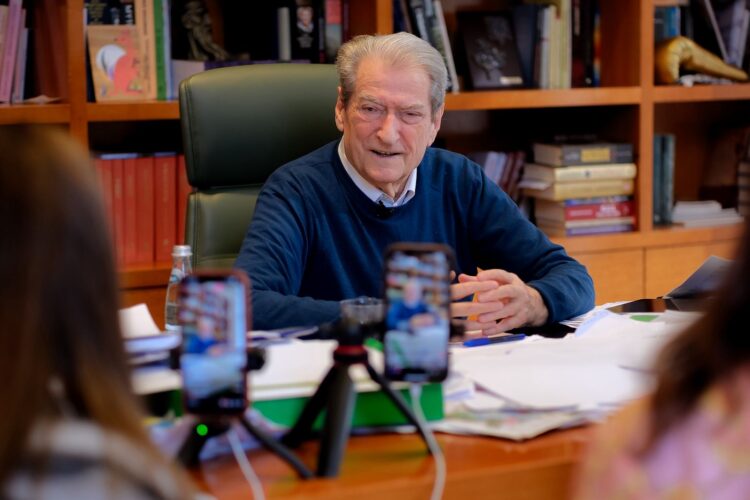 ‘Nga dado në Bashkinë e Tiranës’/ Berisha: Lubia pronare e 300 apartamenteve dhe dy jahteve