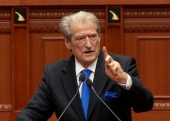“Rama ka thënë se PS është një bordello”/ Berisha: Nëse doni të shihni bordellon e vërtetë, shkoni në