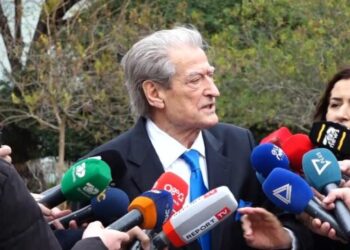 “Po mashton kur flet”/ Berisha flet për takimet e Salianjit: Axhendë personale, ta vazhdojë sa të ketë qejf