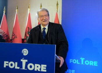 “Ne jemi të pamposhtur”, Berisha nga Korça: Kjo parti ka patur frymëzim moton; ja të vdesim, ja të rrojmë për liri