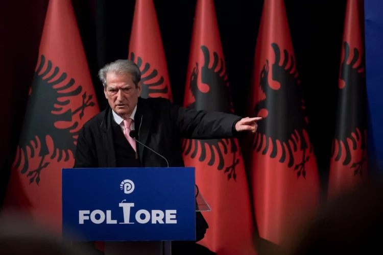 Rama i riktheu postin Ballukut në Kushtetuese/ Berisha: Gati protesta kombëtare!