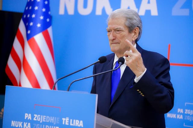 Berisha: “AKSHI i familjes Rama, afera më e zezë – Baxhanaku merr 93% të tenderave me prestanome”