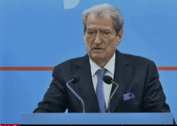 Berisha: Paratë e vjedhura nga tenderat e AKSHI-t pastroheshin nga lavatriçja e ‘Çopjave’