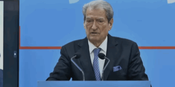 Berisha: Paratë e vjedhura nga tenderat e AKSHI-t pastroheshin nga lavatriçja e ‘Çopjave’