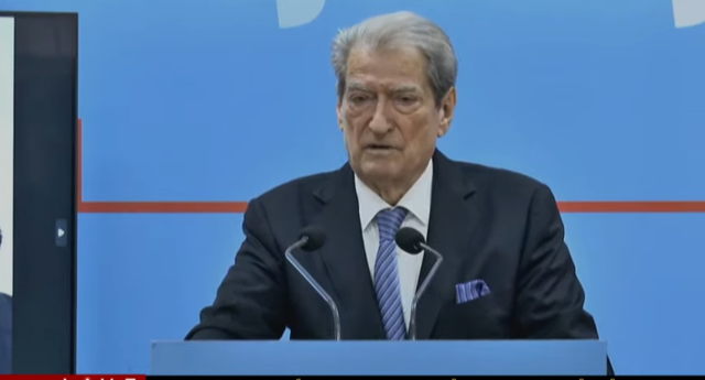 Berisha: Paratë e vjedhura nga tenderat e AKSHI-t pastroheshin nga lavatriçja e ‘Çopjave’