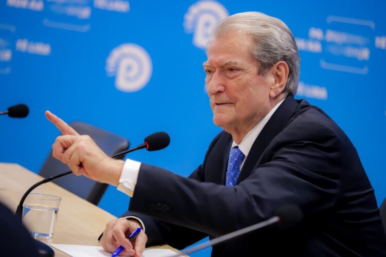 Opozita në rrugë më 22 dhjetor, Berisha shpall aksion kombëtar