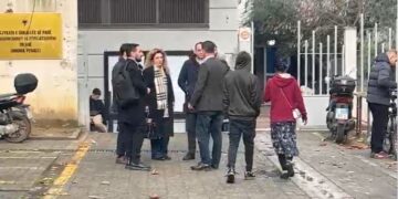 Jepen sot masat e sigurisë për të arrestuarit në protestën e opozitës, prezentë edhe deputetët e PD