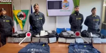 Sekuestrohen 248 kilogramë kokainë në portin Gioia Tauro në Itali, droga kapte vlerën e 40 milion euro