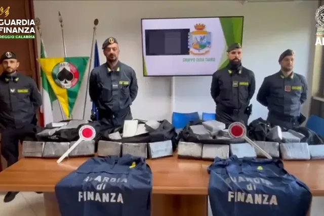 Sekuestrohen 248 kilogramë kokainë në portin Gioia Tauro në Itali, droga kapte vlerën e 40 milion euro