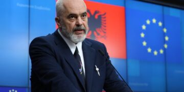 Qeveria e zhytur në korrupsion/ The Economist: Rama po tenton të joshë BE-në!