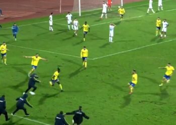 Festë në frymën e fundit, Elbasani mund mes vuajtjesh Vorën dhe ruan kreun e renditjes