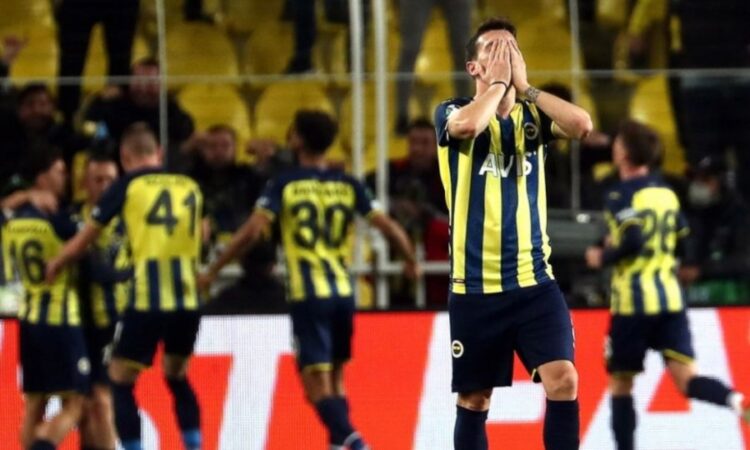 Thellohet skandali i basteve në Turqi, arrestohen lojtarët e Gallatasarajit dhe Fenerbahçes!