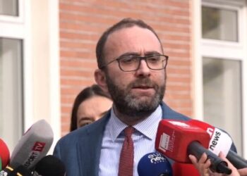 Akuzon Bardhi: Si po i fsheh Peleshi deputetëve dosjen e SPAK, ia ka dhënë Belindës!