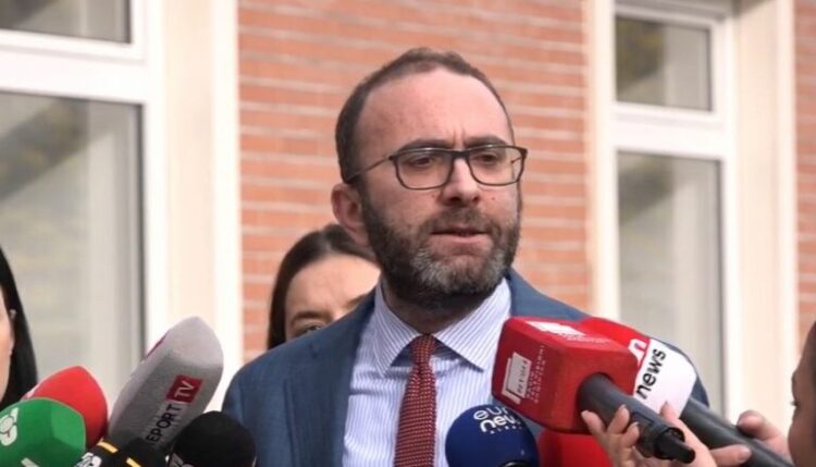 Akuzon Bardhi: Si po u fsheh Peleshi deputetëve dosjen e SPAK, ia ka dhënë Belindës!