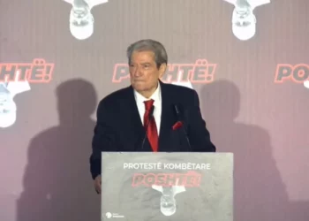 Berisha: Rama bllokoi Parlamentin, kreu grushtin e shtetit, protestë deri në rrëzimin e tij