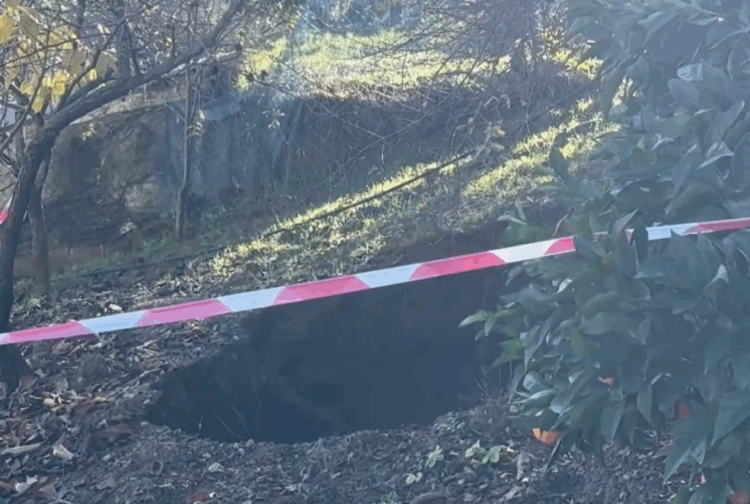 Alarm në Belsh/ Banorët ngrenë shqetësimin, hapet një tjetër gropë karstike në Dumre