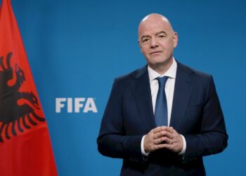 “Një vit për t’u duartrokitur” – Infantino inkurajon futbollin shqiptar në mbrëmjen gala