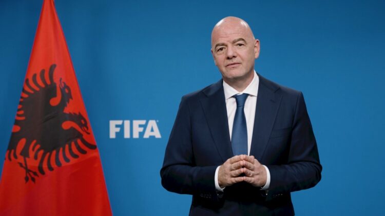 “Një vit për t’u duartrokitur” – Infantino inkurajon futbollin shqiptar në mbrëmjen gala