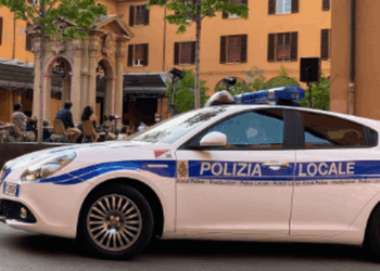 Arrestot çifti shqiptar në Itali, u kapën duke shitur drogë në parkingun e një supermarketi