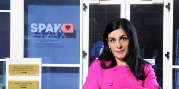 SPAK heton mbi tenderat e AKSH-it/ Janë pyetur 20 persona, mes tyre edhe drejtuesja Karçanaj…