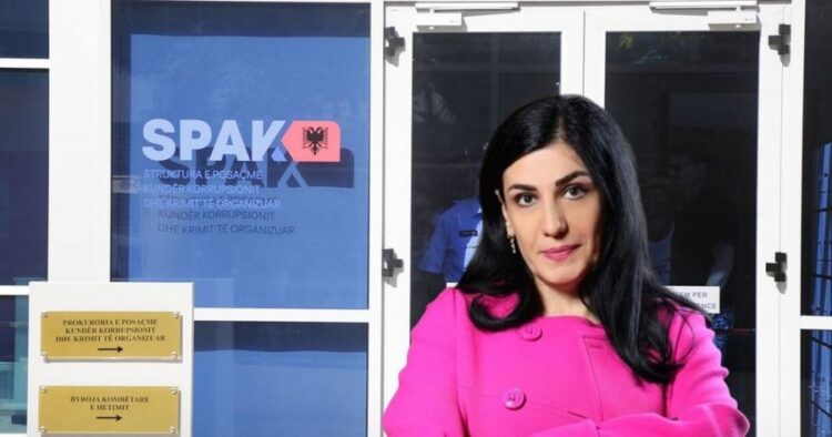 SPAK heton mbi tenderat e AKSH-it/ Janë pyetur 20 persona, mes tyre edhe drejtuesja Karçanaj…