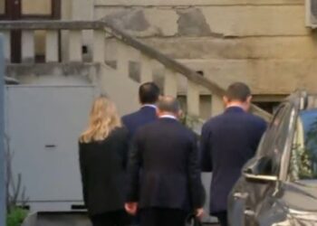 “Fati” i Belinda Ballukut, kreu i SPAK dhe dy prokurorët e posaçëm mbërrijnë në Kryesinë e Kuvendit