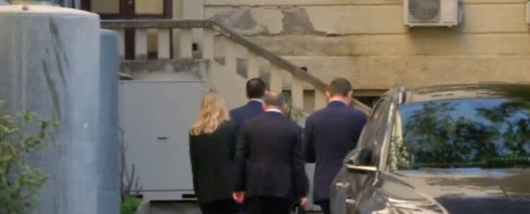 “Fati” i Belinda Ballukut, kreu i SPAK dhe dy prokurorët e posaçëm mbërrijnë në Kryesinë e Kuvendit