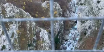 Emri/ Hidhet nga ura 160 metra e lartë nipi i ‘gjeneralit’ të krimit, Nehat Kulla