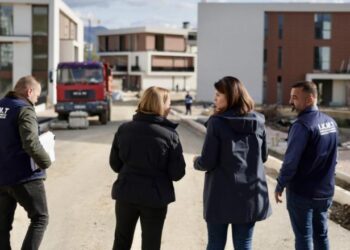 “Zgjohet” ministra Koçiu vijon kontrollet për ndërtimet pa lejë në Farkë