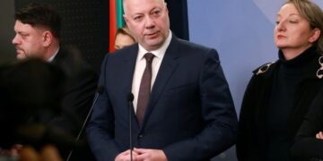 Protestat antikorrupsion në Bullgari, Parlamenti voton pro dorëheqjes së qeverisë