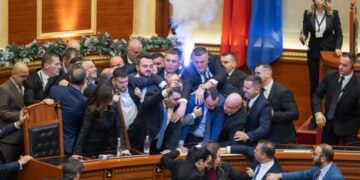 PS kërkoi përjashtimin e 29 deputetëve të PD-së, shtyhet mbledhja e Sekretariatit të Etikës,