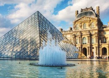 Mbyllet Luvri, punonjësit në grevë/ Kërkojnë investime urgjente dhe më shumë staf