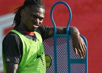 Milan, Leao jo në formë të plotë: Allegri ndryshon sulmin për Veronën