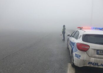 Mjegulla mbulon rrugën e Kombit,  Policia apel qytetarëve: Ulni shpejtësinë