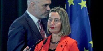 Nga kulla e fildishtë në arrestim/ Shkëlqimi dhe rënia e Federica Mogherinit