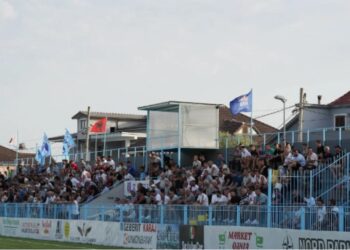 SKANDAL/ Shpërthen dhuna para ndeshjes Iliria–Skënderbeu: Goditen trajneri Gjoka dhe tre futbollistë (EMRAT)