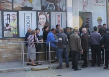 VKM/ Qeveria vendos 15 mijë lekë shpërblim fundviti për familjet nga shtresat në nevojë (KATEGORITË)