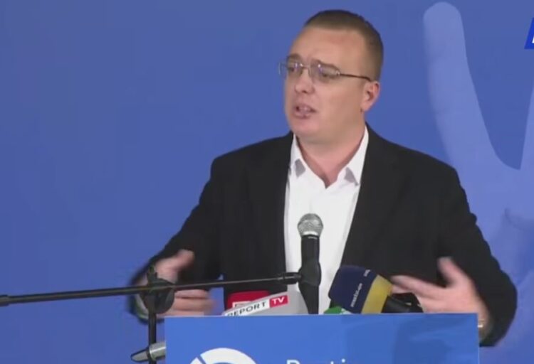 Takimi me Salianjin/  Kandidati më i votuar në Durrës: Prej 11 majit, jemi bërë si zogjtë e korbit, salla plot na jep shpresë…