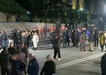 “Foltorja 2” përfundon, qytetarët dhe opozita tërhiqen nga sheshi