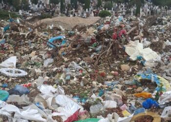 As të vdekurit nuk gjejnë qetësi! Plehrat pushtojnë varret në Tufinë