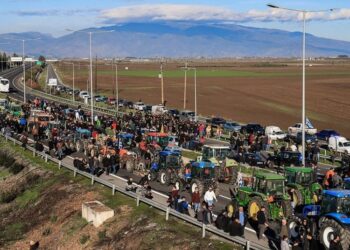 Nuk ndalen protestat e fermerëve grekë/ Aksi Kakavijë-Janinë sërish i bllokuar
