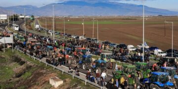 Nuk ndalen protestat e fermerëve grekë/ Aksi Kakavijë-Janinë sërish i bllokuar