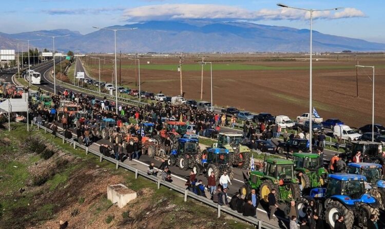 Nuk ndalen protestat e fermerëve grekë/ Aksi Kakavijë-Janinë sërish i bllokuar