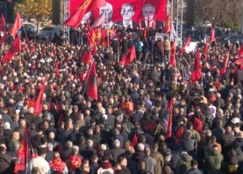 ‘Liria ka emër’, protestë në Shkup për ish-krerët e UÇK! Çlirimtarët duhet të nderohen, jo të gjykohen